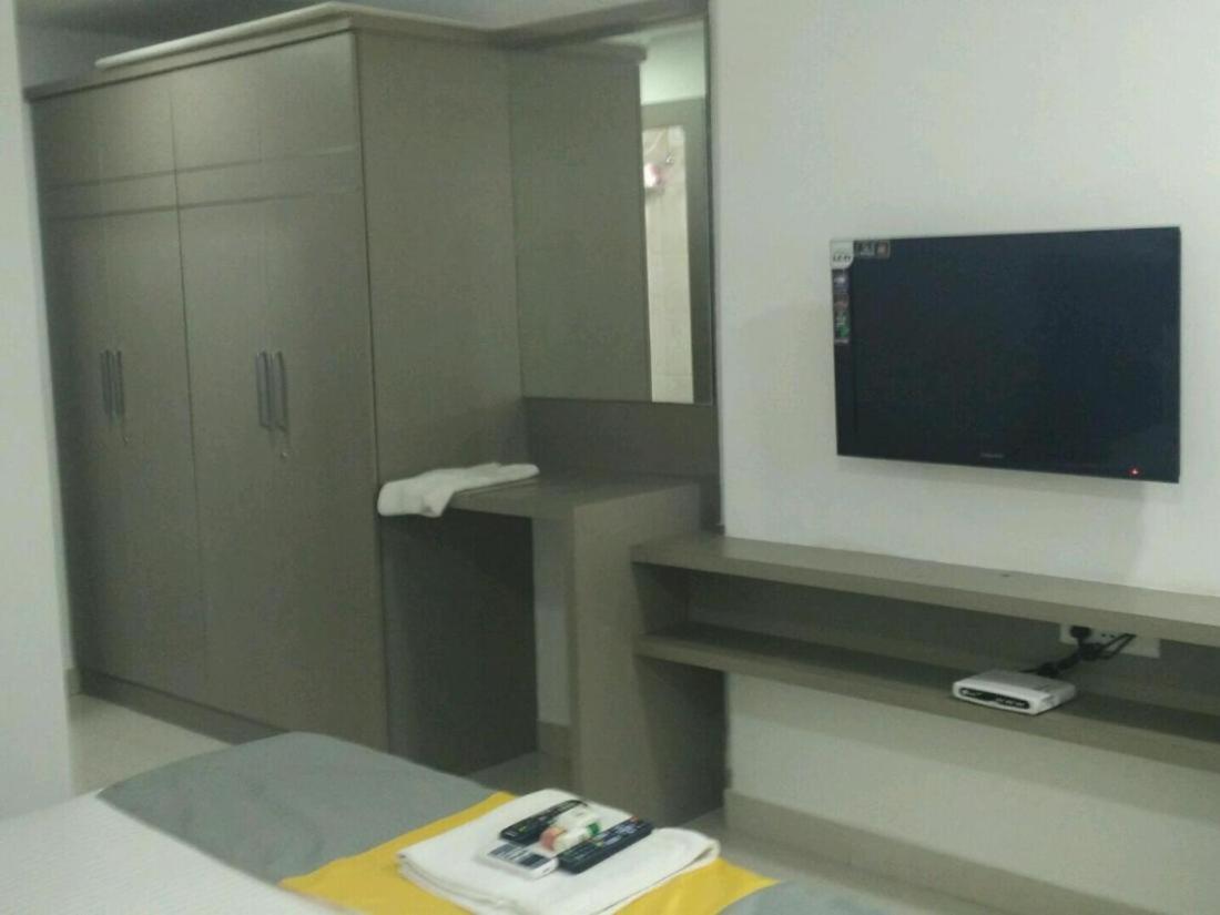 La Riviera Suites Madhapur ハイデラバード エクステリア 写真